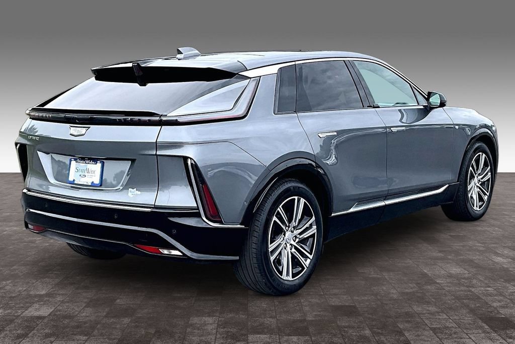 Used 2023 Cadillac Lyriq 2WD image 28