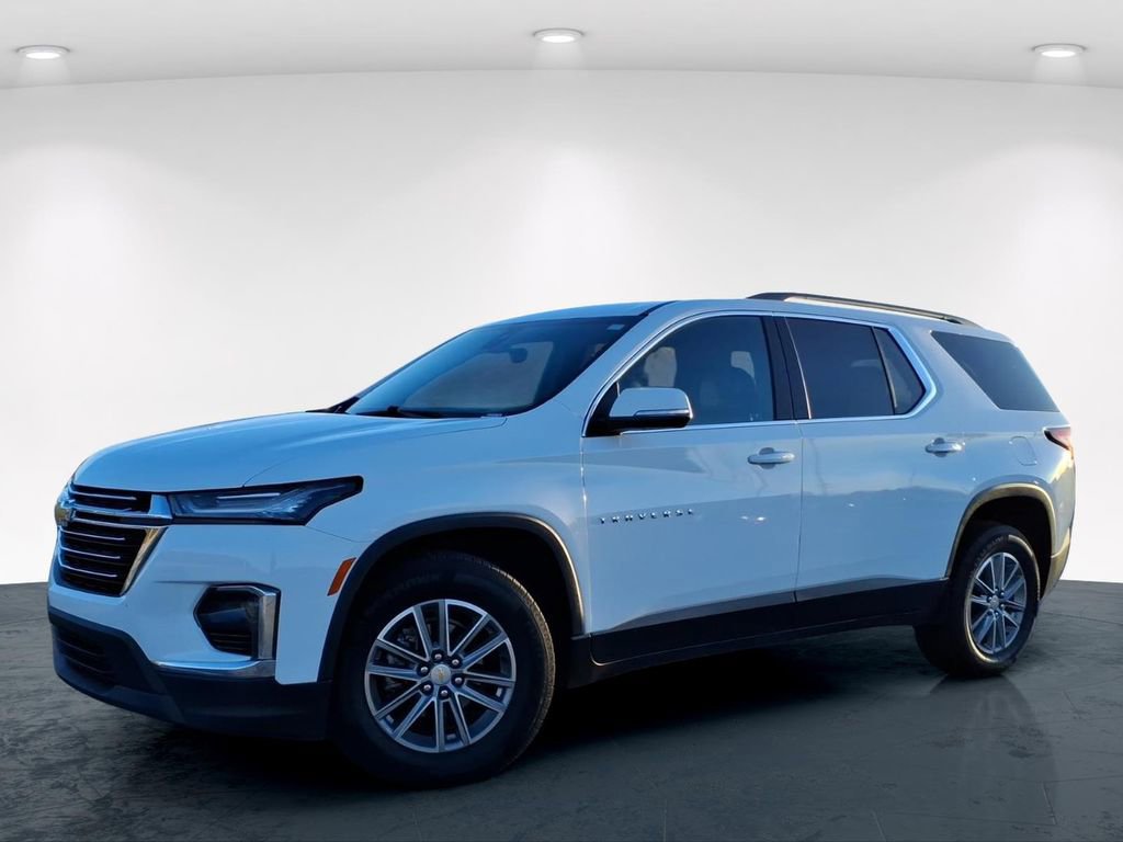 Used 2023 Chevrolet Traverse LT image 2