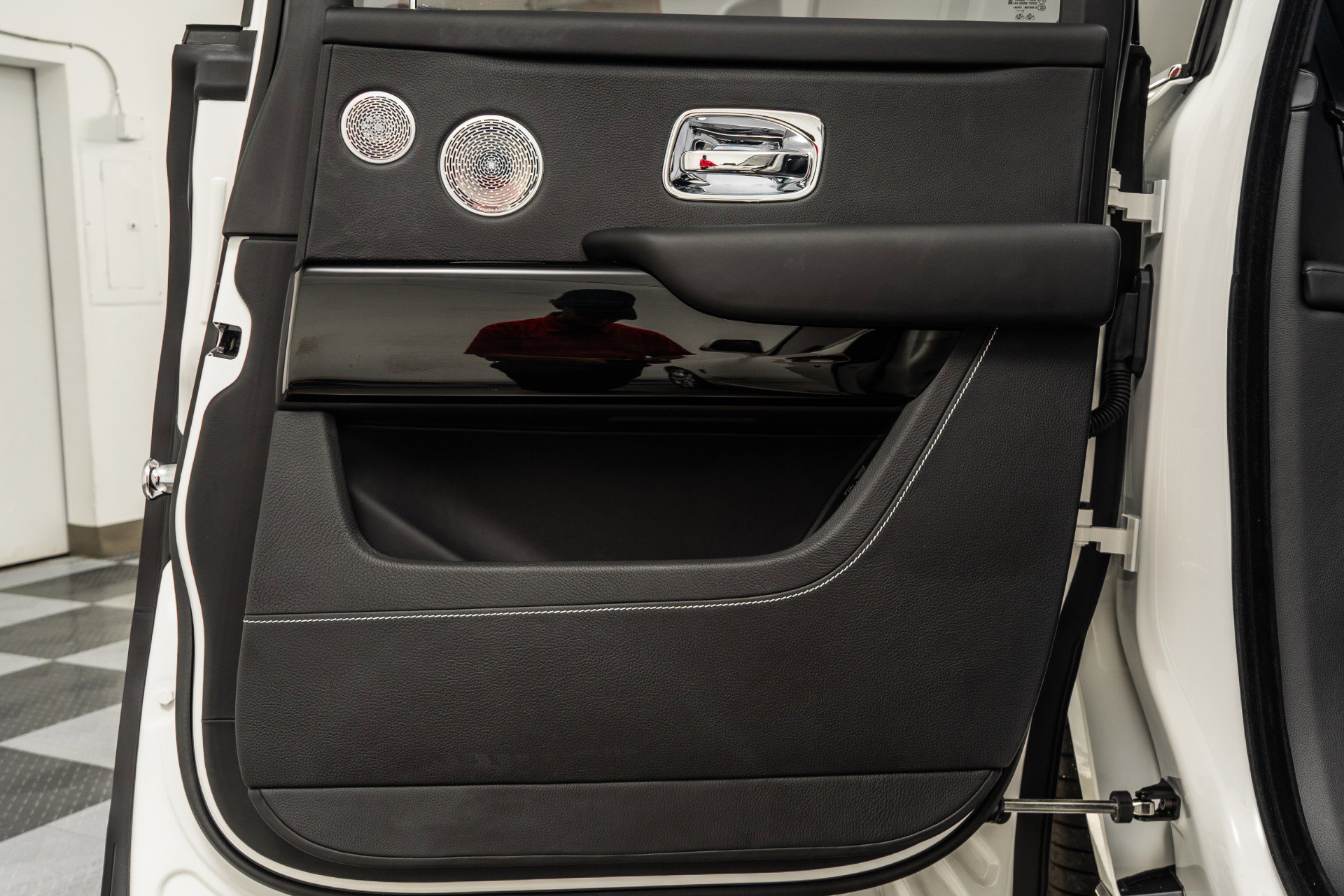 Used 2020 Rolls-Royce Cullinan image 46