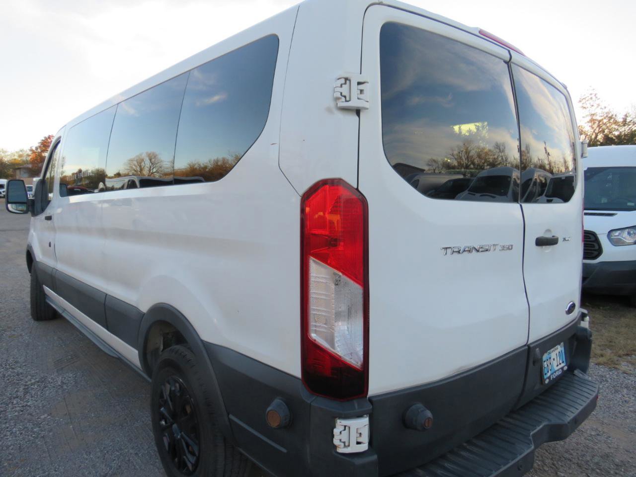 Used 2017 Ford Transit 350 XLT RWD image 6