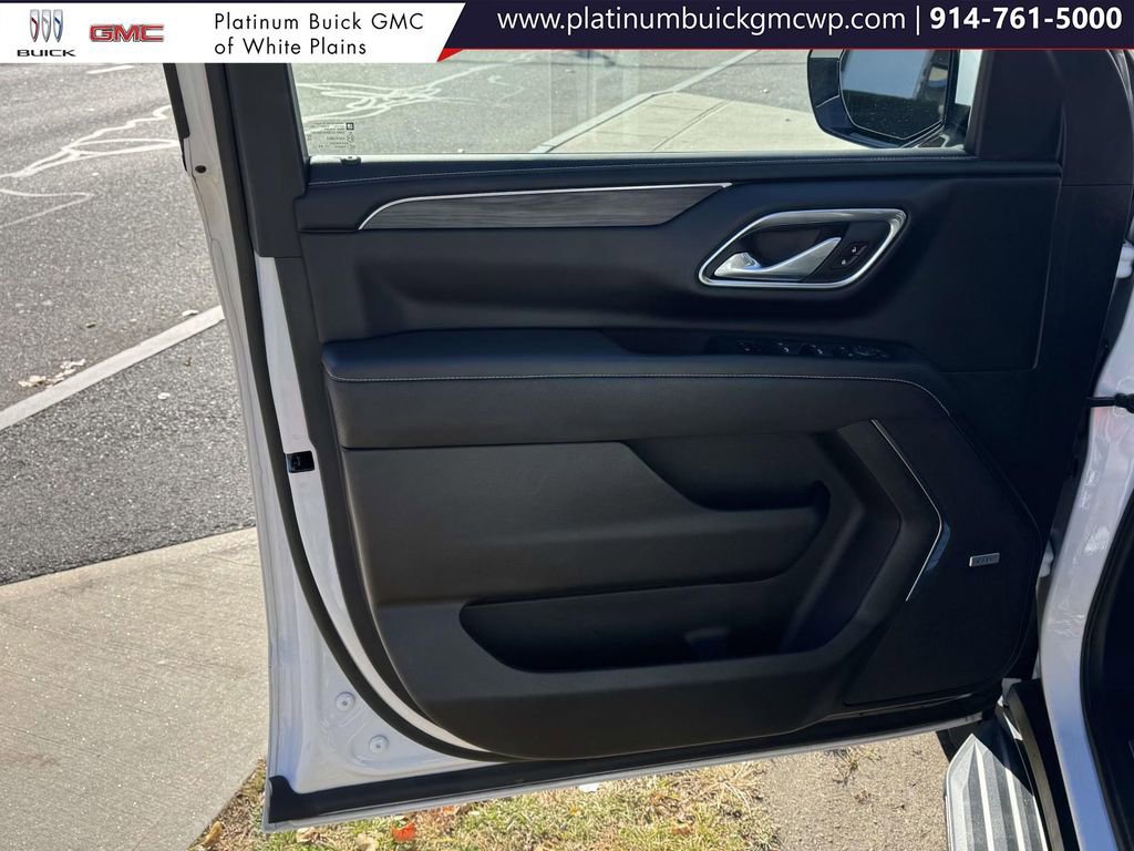 Used 2023 GMC Yukon SLT w/ SLT Luxury Package image 15