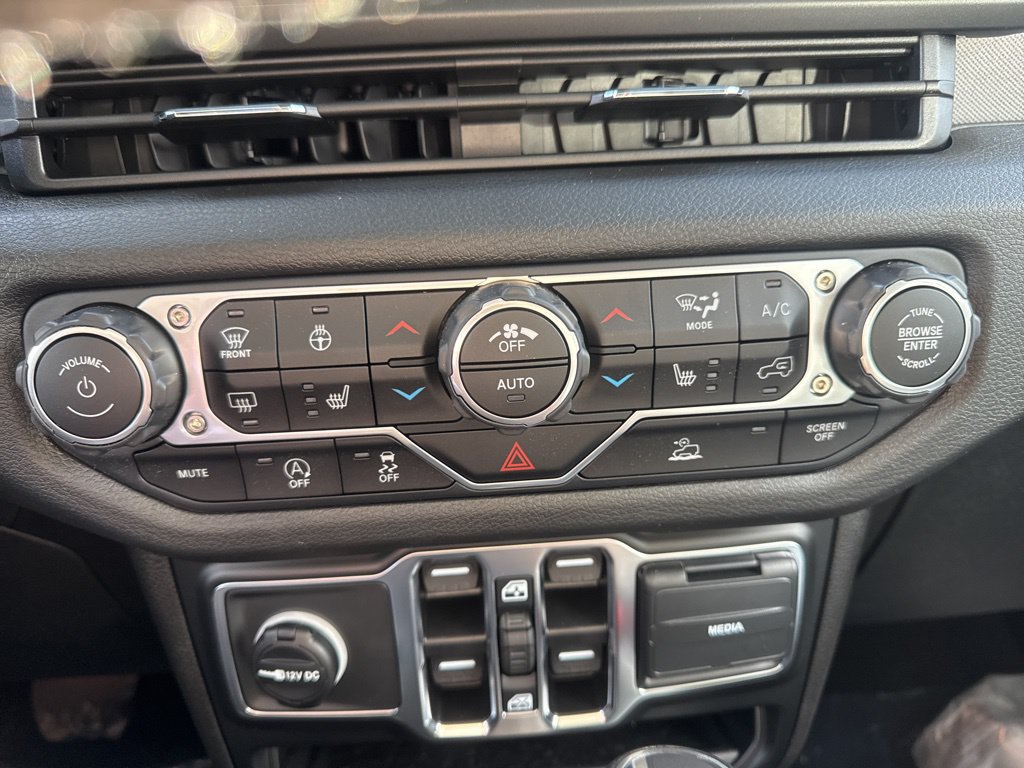 New 2025 Jeep Gladiator Sport AWD/4WD image 33