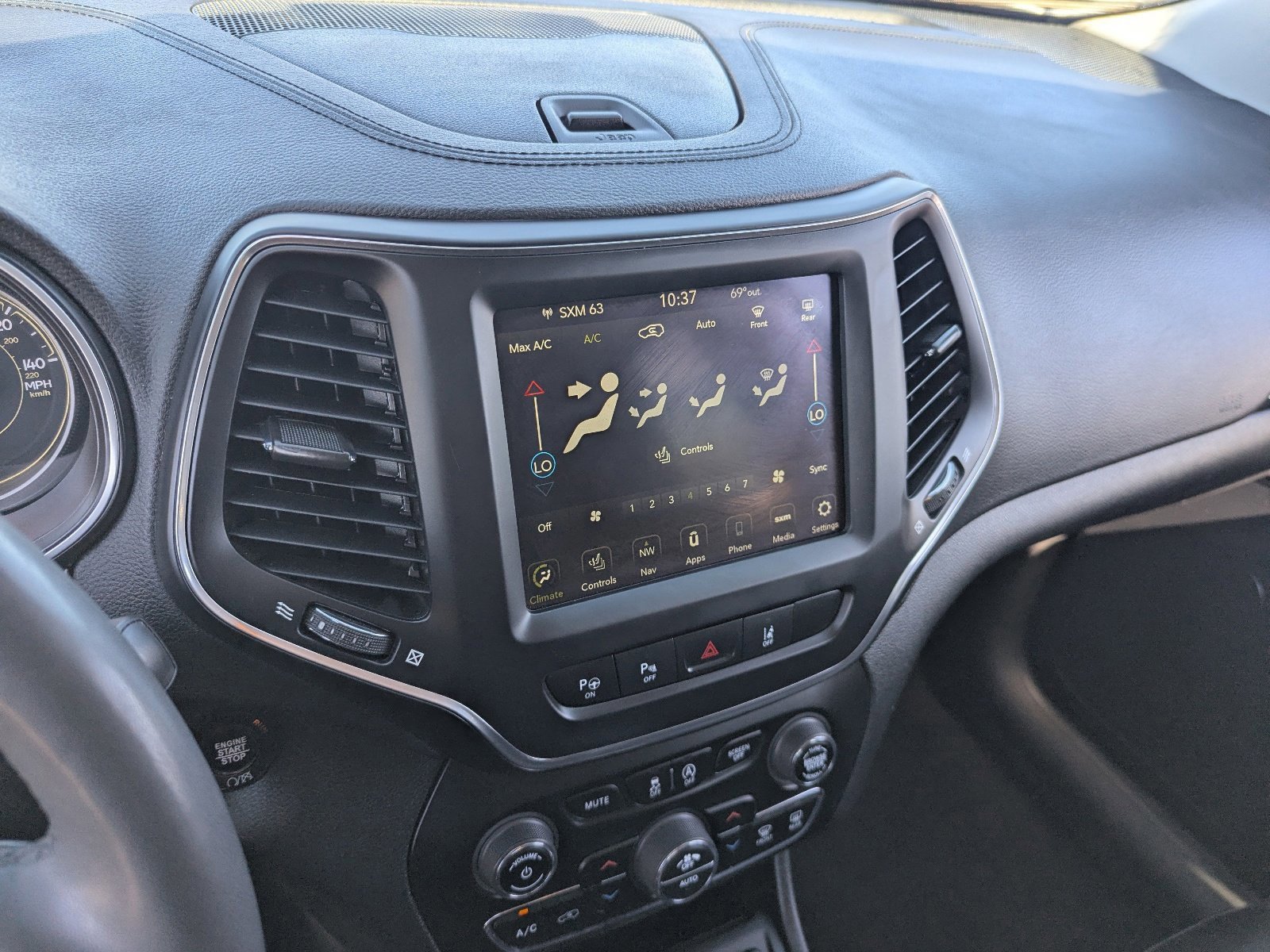 Used 2023 Jeep Cherokee Altitude Lux image 26