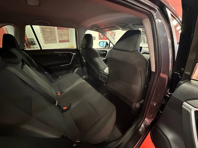 Used 2023 Toyota RAV4 LE AWD/4WD image 15
