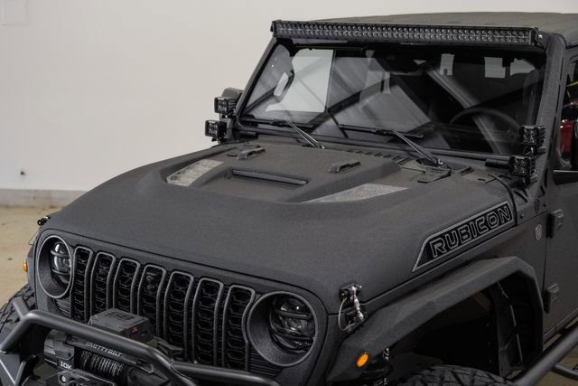 Used 2025 Jeep Gladiator Rubicon w/ Safety Group AWD/4WD image 4