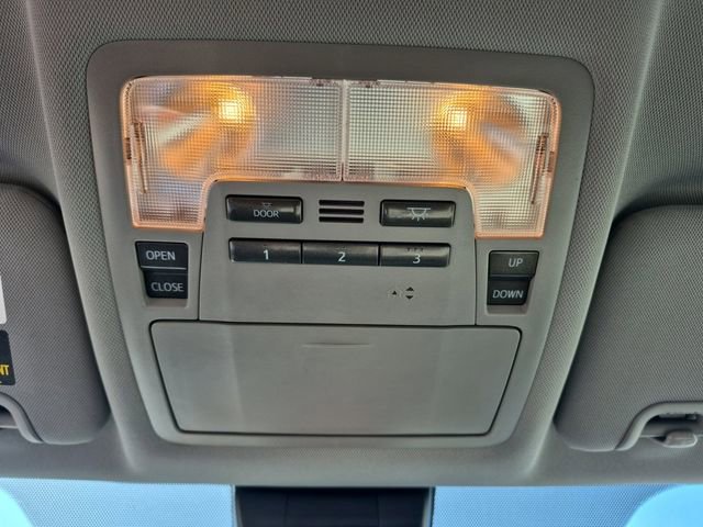 Used 2019 Toyota Highlander XLE AWD/4WD image 28