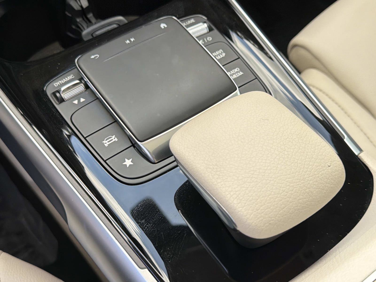 Used 2023 Mercedes-Benz GLB 250 image 24