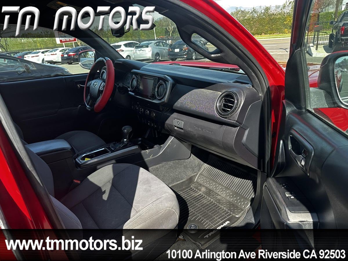Used 2019 Toyota Tacoma TRD Off-Road image 10