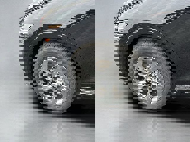 Used 2026 Genesis GV70 2.5T Select image 36