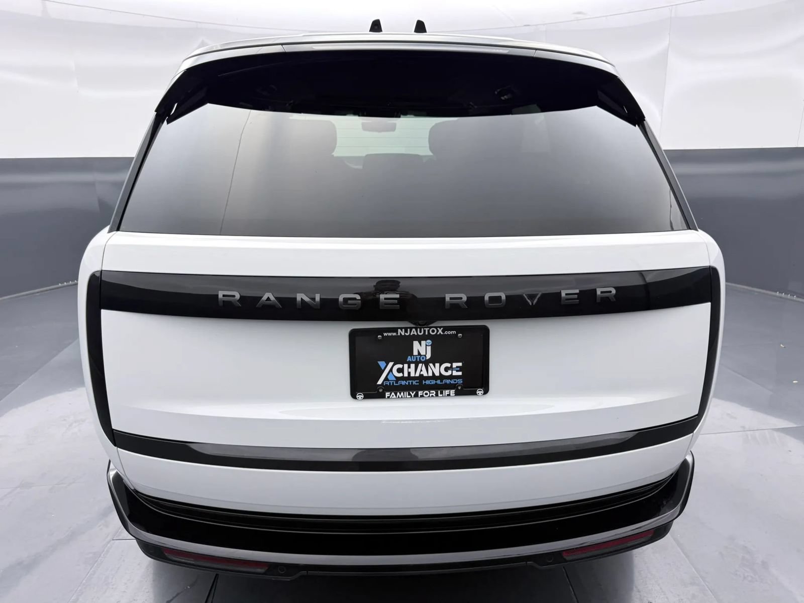 Used 2024 Land Rover Range Rover Long Wheelbase Autobiography AWD/4WD image 5