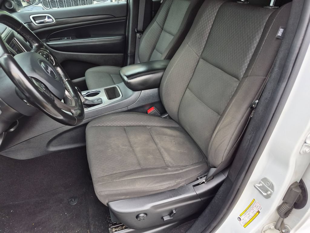 Used 2020 Jeep Grand Cherokee Laredo AWD/4WD image 20
