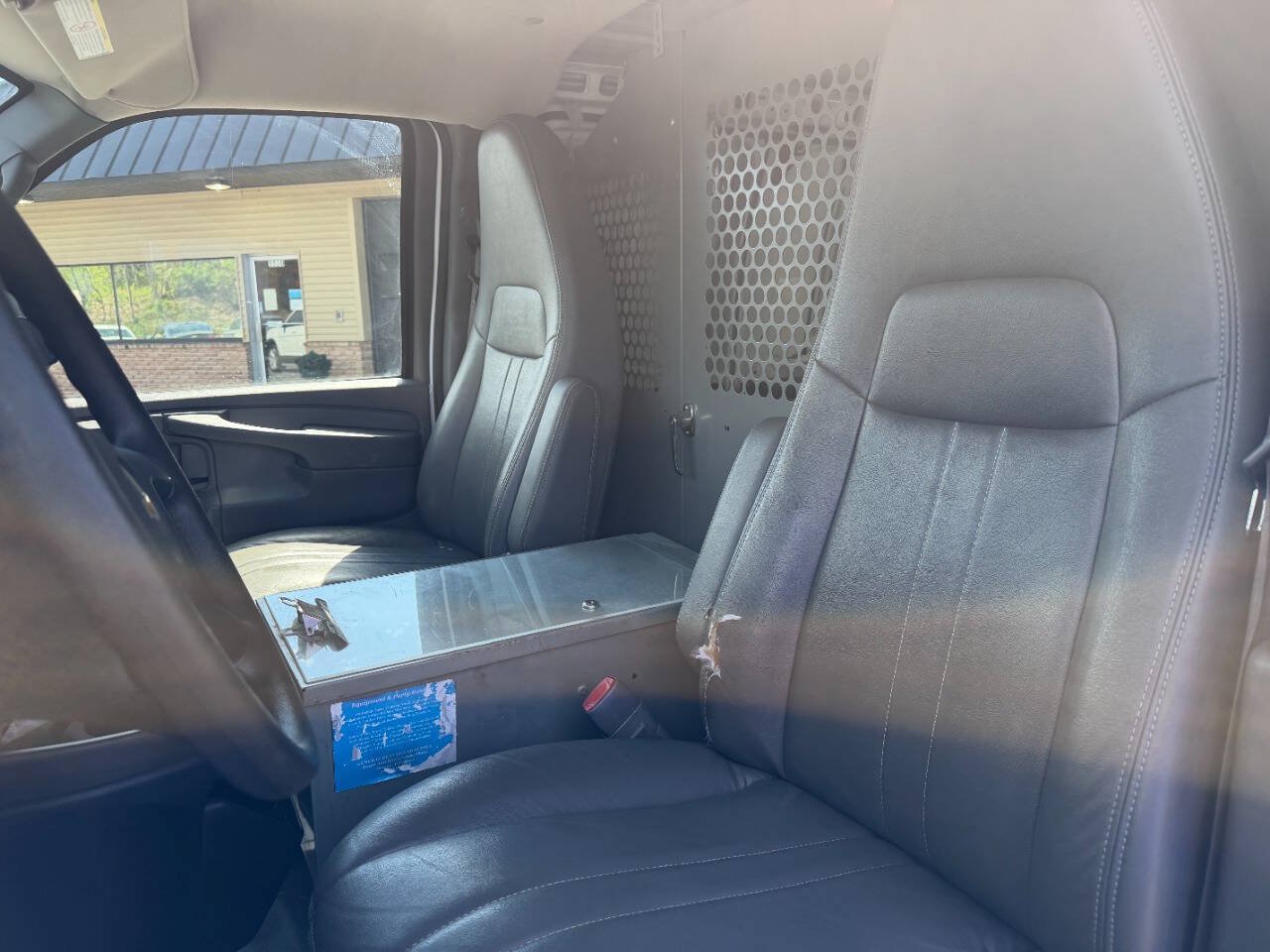 Used 2013 Chevrolet Express 2500 RWD image 17