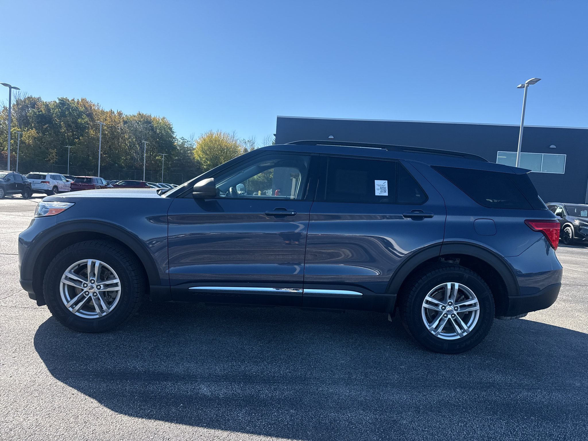 Used 2021 Ford Explorer XLT w/ Equipment Group 202A AWD/4WD image 20