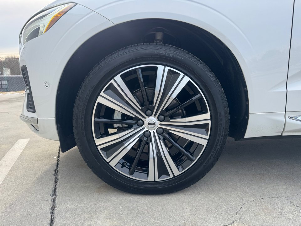 Used 2023 Volvo XC60 B5 Plus w/ Protection Package Premier image 27