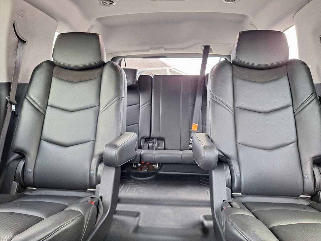 Used 2020 Cadillac Escalade Premium Luxury RWD image 28