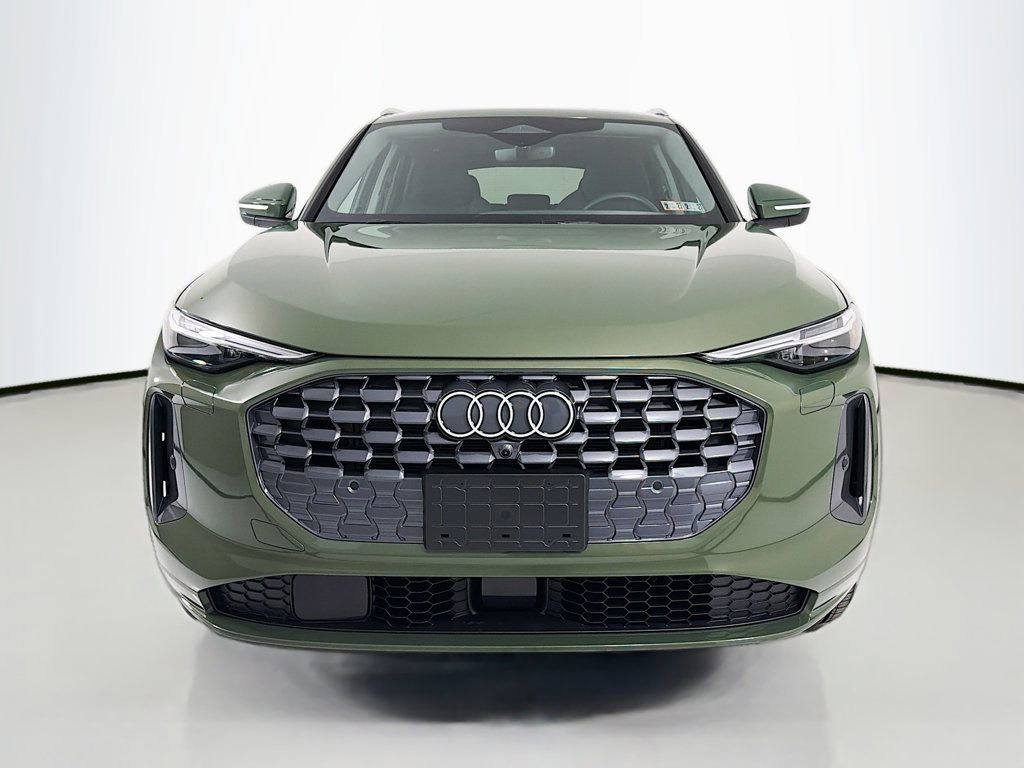 Certified 2025 Audi Q5 Premium Plus w/ Premium Plus image 2