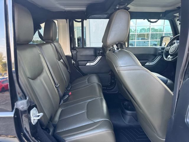 Used 2017 Jeep Wrangler Unlimited Sahara w/ Connectivity Group AWD/4WD image 14