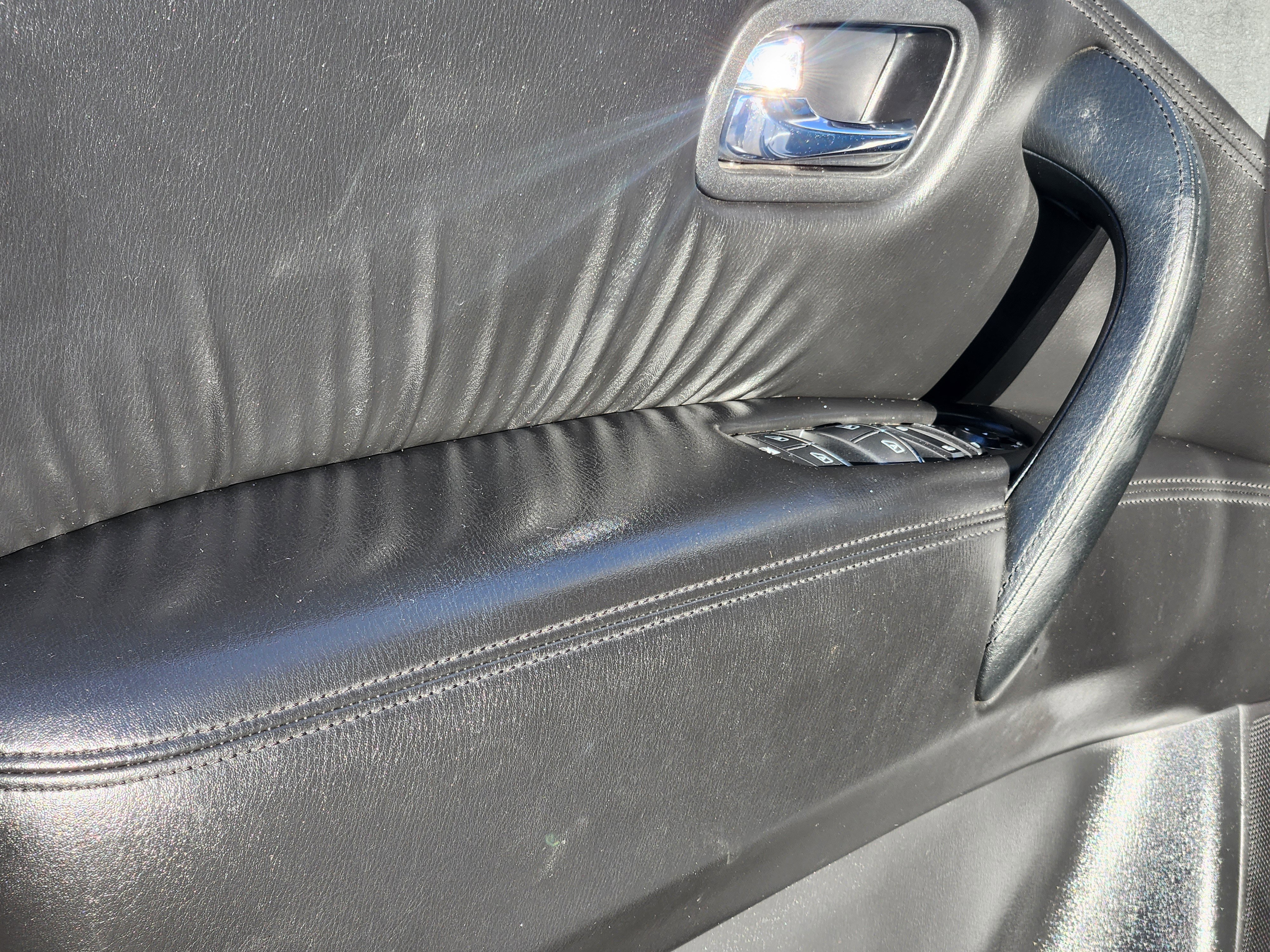 Used 2023 Nissan Armada SV image 19