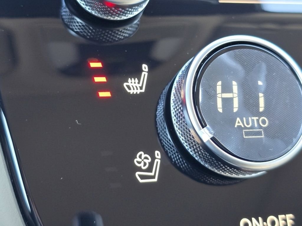 Used 2025 INFINITI QX60 Luxe w/ Cargo Package image 7