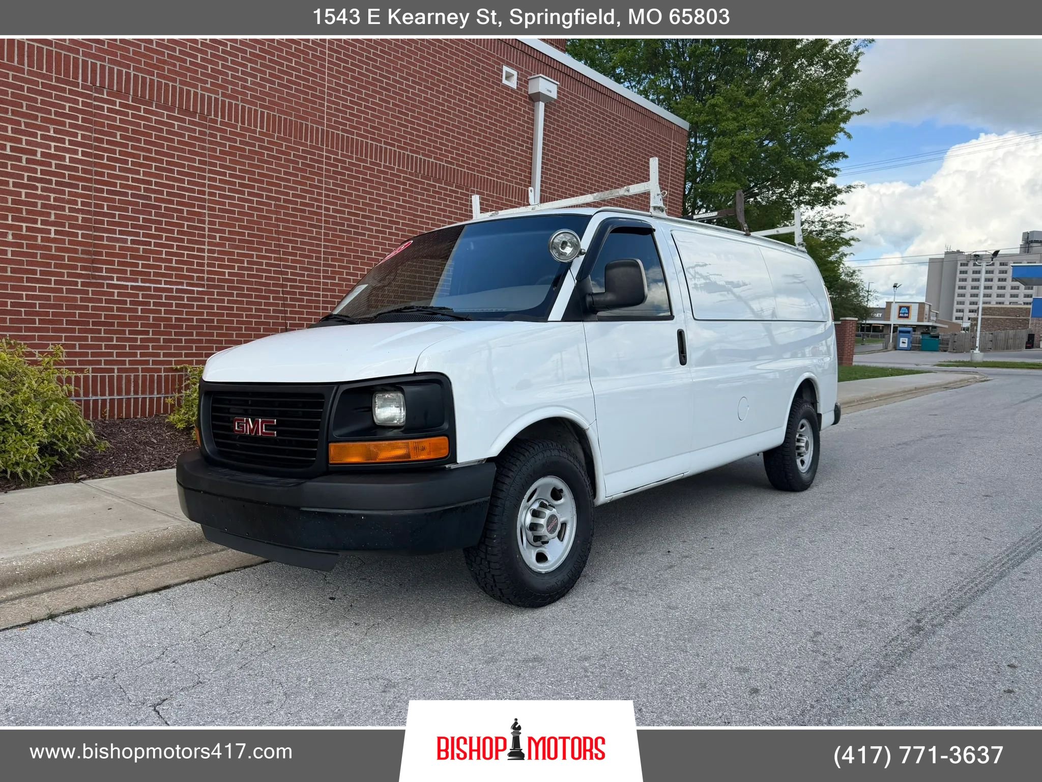 Used 2015 GMC Savana 2500 RWD image 1
