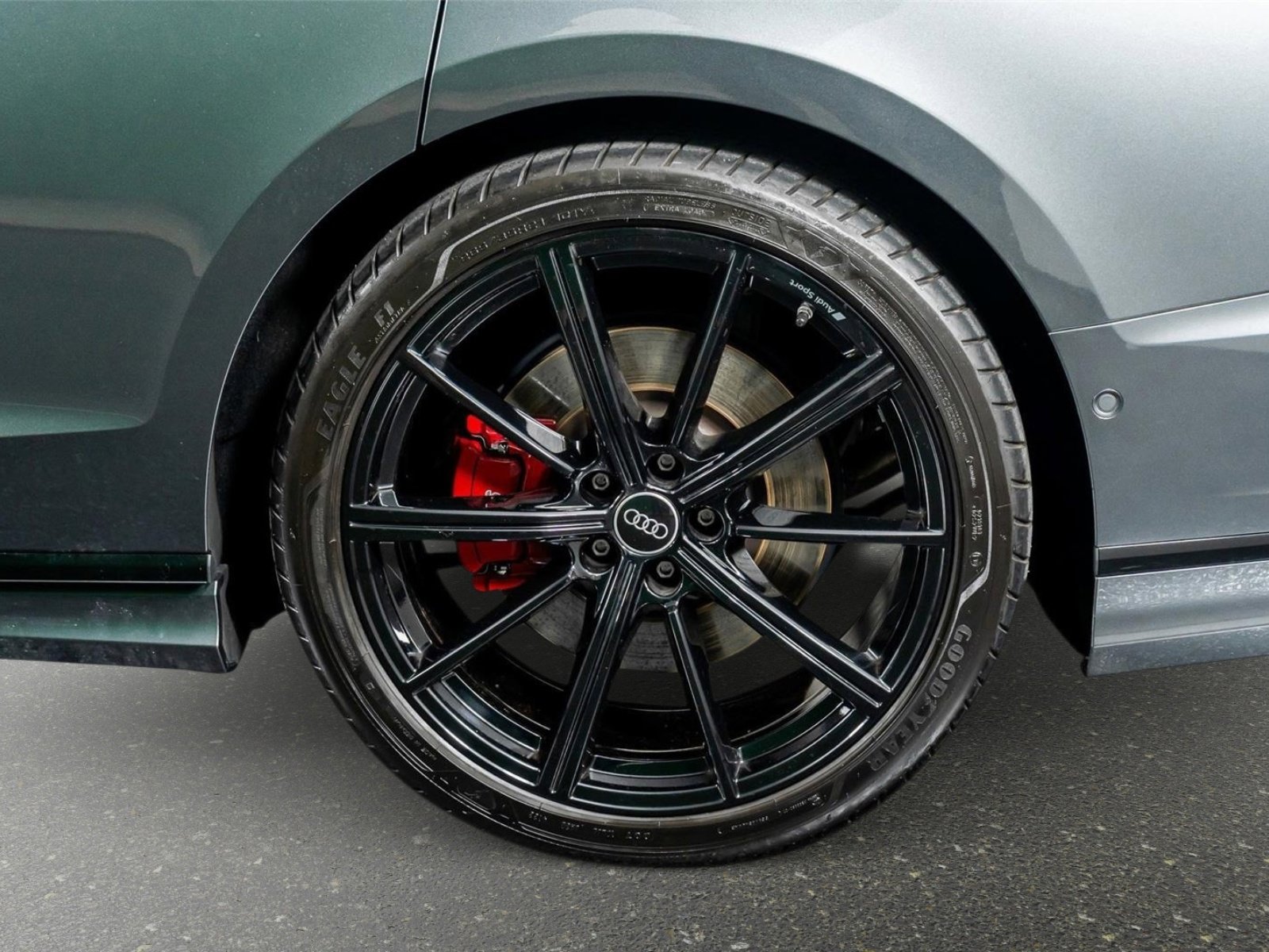 Used 2022 Audi S8 w/ S8 Executive Package image 17