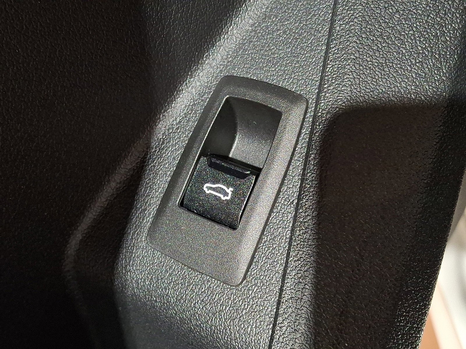 Used 2025 BMW 228i xDrive w/ Premium Package image 24