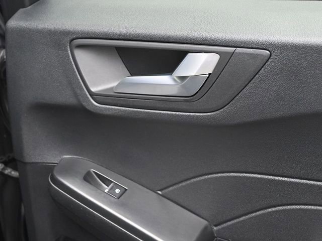 Used 2025 Ford Escape SE image 31