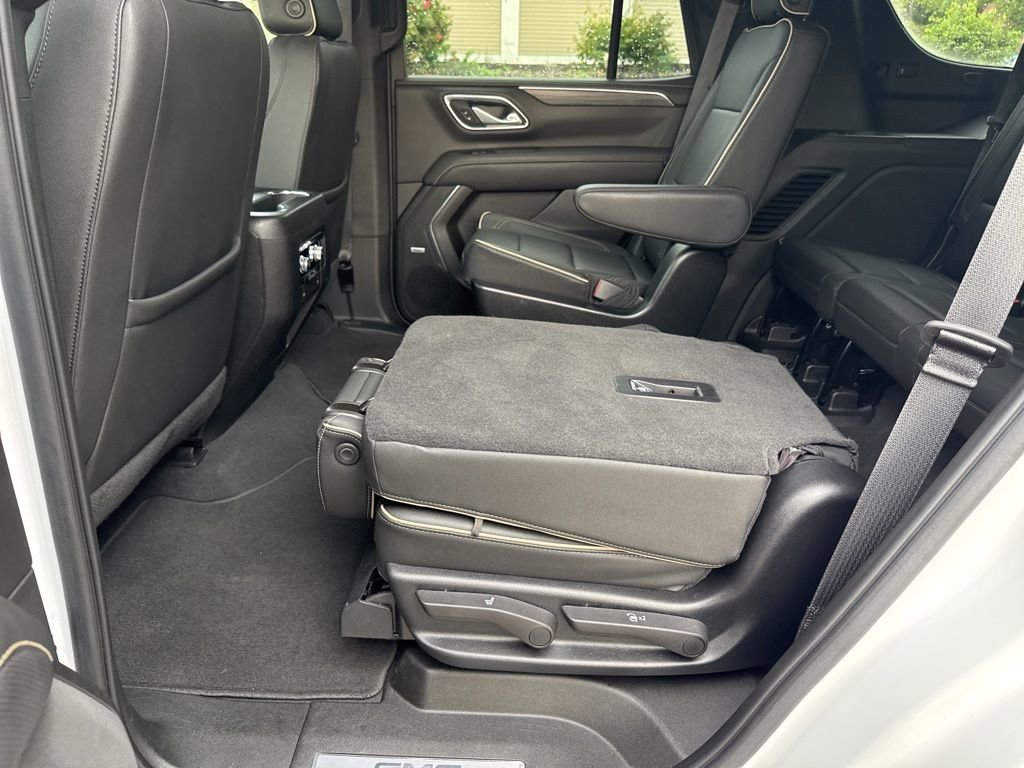 Used 2023 GMC Yukon SLT image 47
