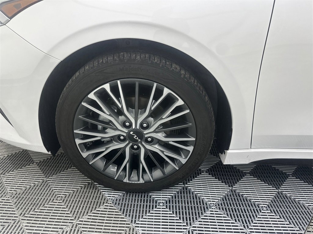 Used 2022 Kia Forte GT-Line w/ GT-Line Premium Package image 12