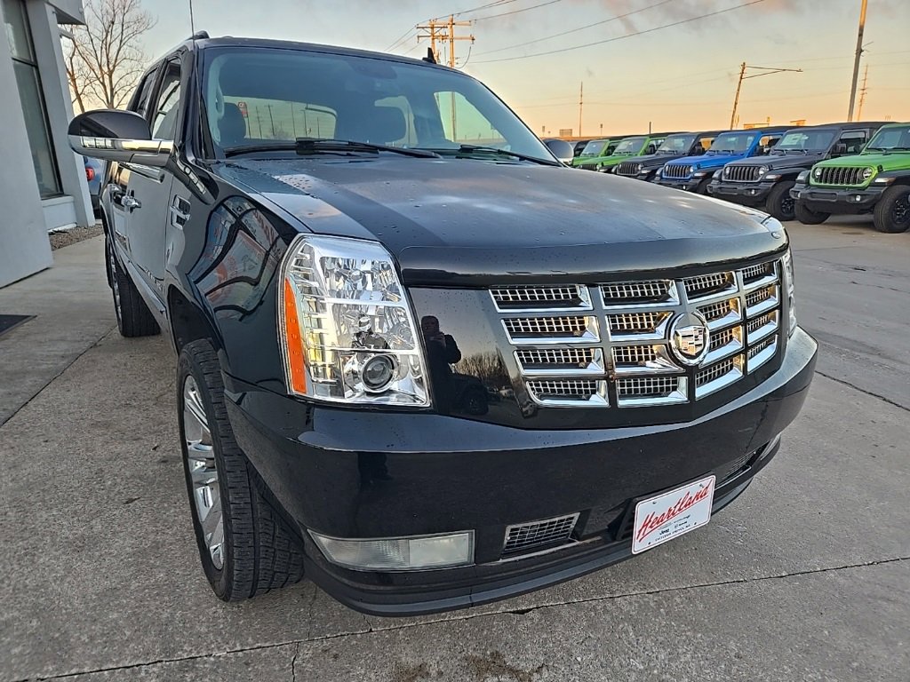 Used 2007 Cadillac Escalade EXT w/ Information Package image 14