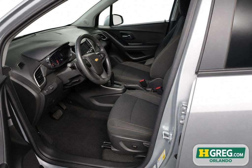 Used 2022 Chevrolet Trax LS w/ Tint and Cruise Package FWD image 10