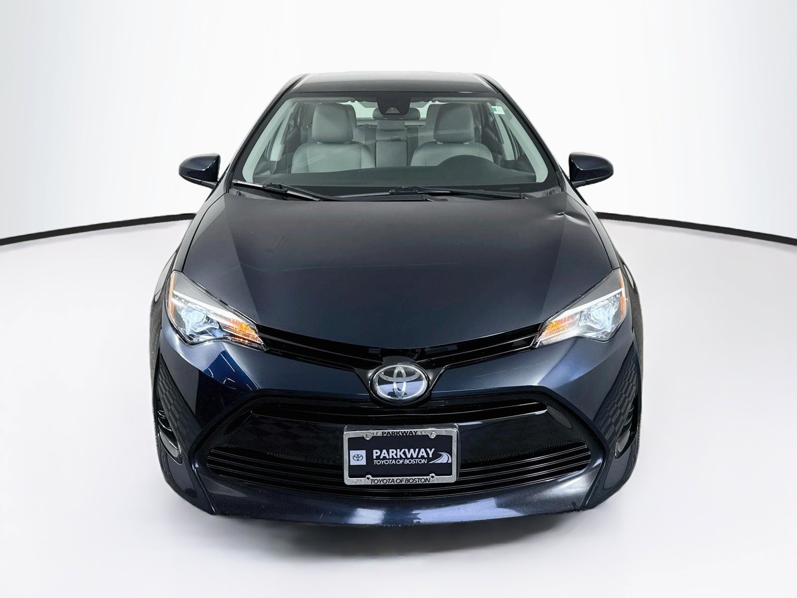 Used 2018 Toyota Corolla LE FWD image 2