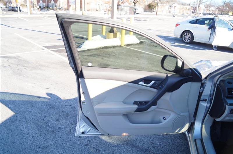 Used 2013 Acura TSX w/ Technology Package image 17