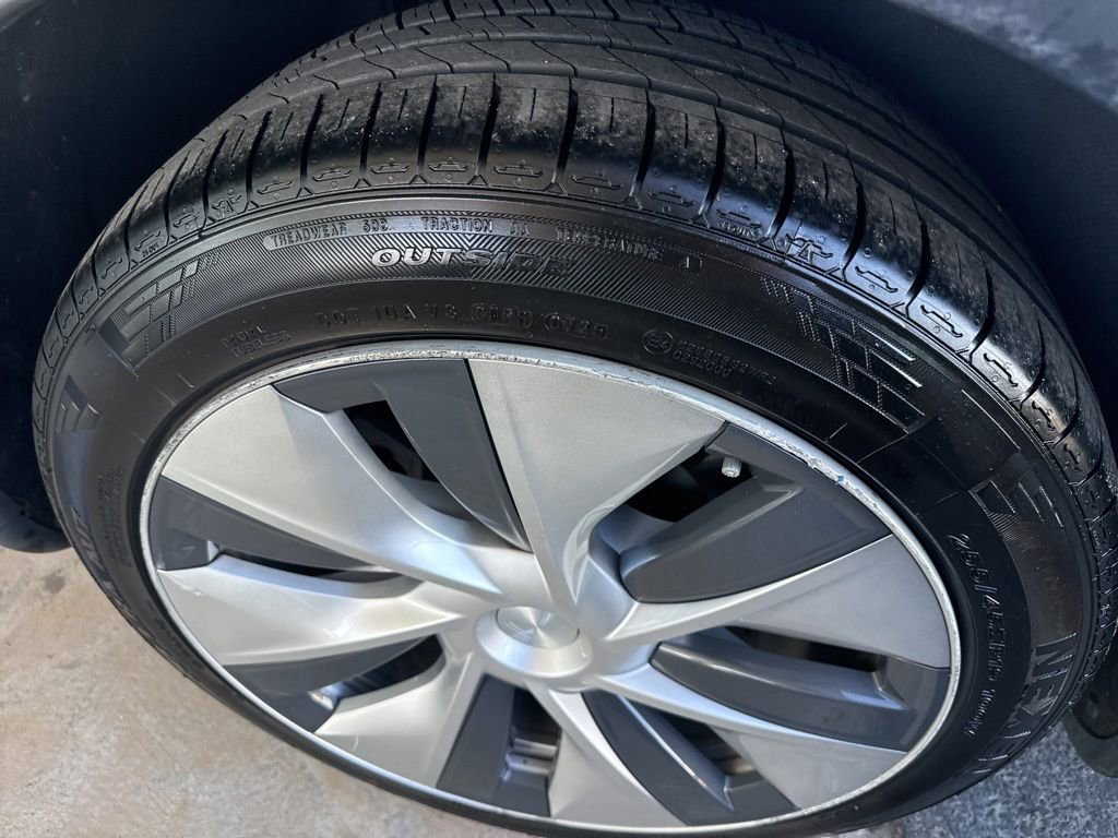 Used 2020 Tesla Model Y Long Range image 12