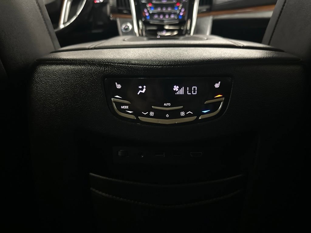 Used 2019 Cadillac Escalade ESV Premium Luxury AWD/4WD image 24