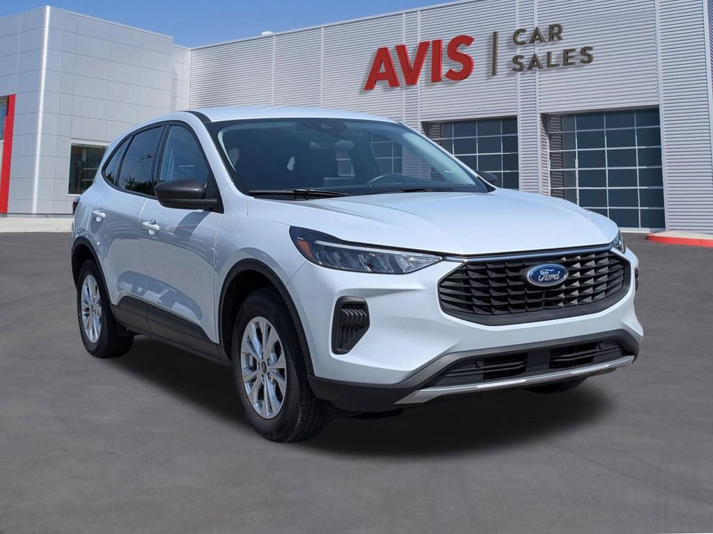 Used 2025 Ford Escape Active AWD/4WD image 3