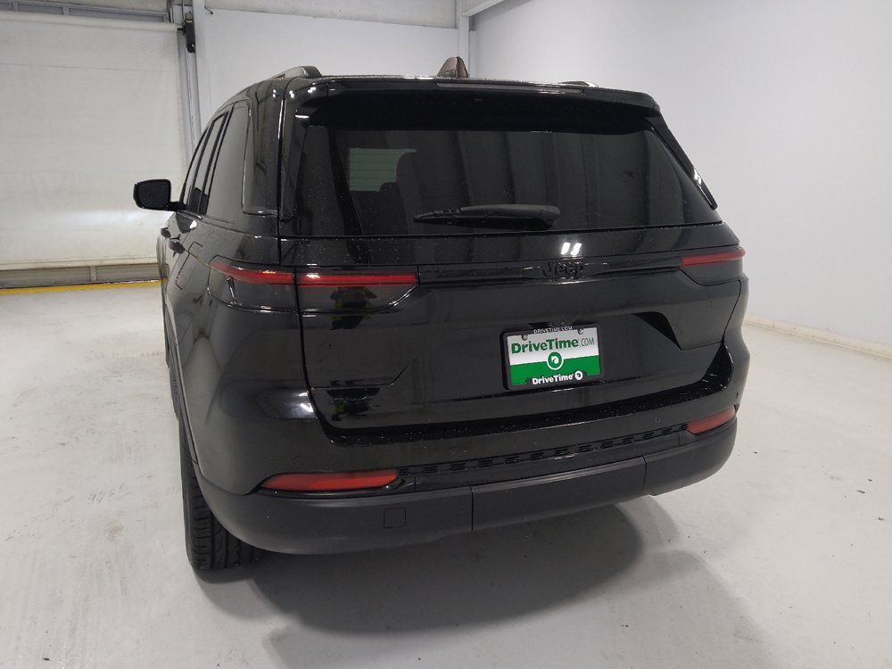 Used 2023 Jeep Grand Cherokee Altitude AWD/4WD image 6