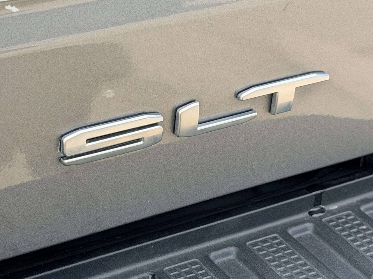 Used 2020 GMC Sierra 1500 SLT w/ SLT Premium Plus Package AWD/4WD image 5