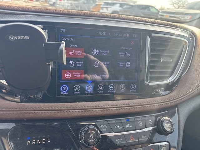 Used 2017 Chrysler Pacifica Limited image 8