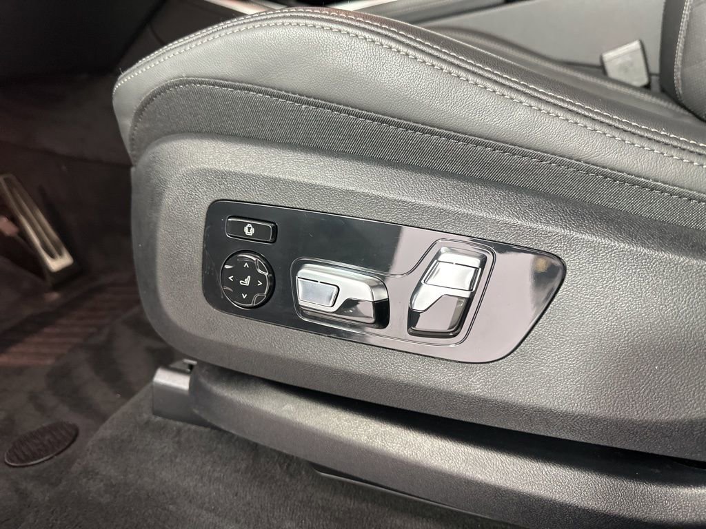 Used 2026 BMW X5 M60i w/ Climate Comfort Package image 9