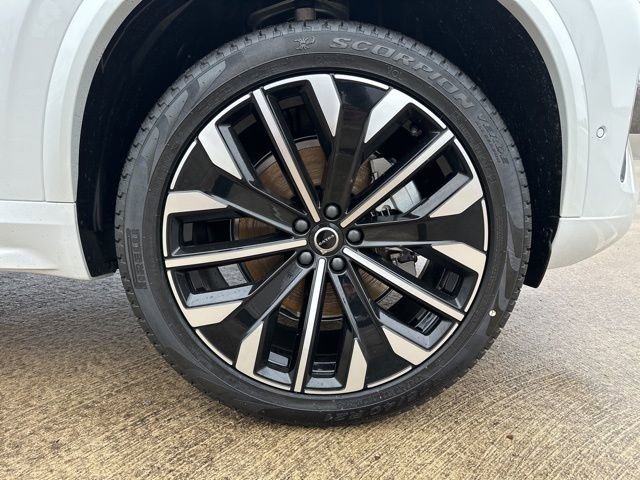 New 2026 Volvo XC90 B5 Plus image 9