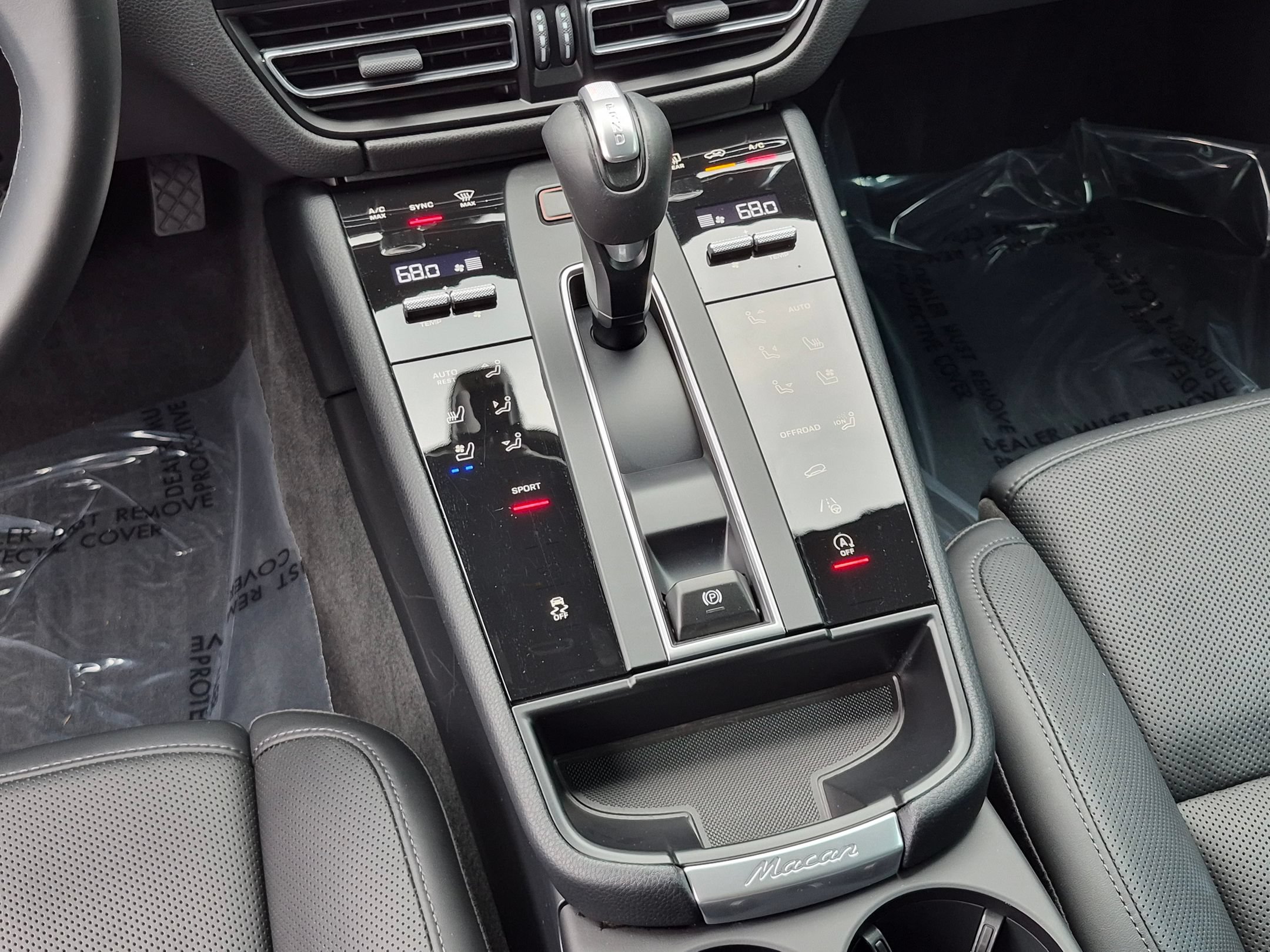 Certified 2026 Porsche Macan AWD/4WD image 18