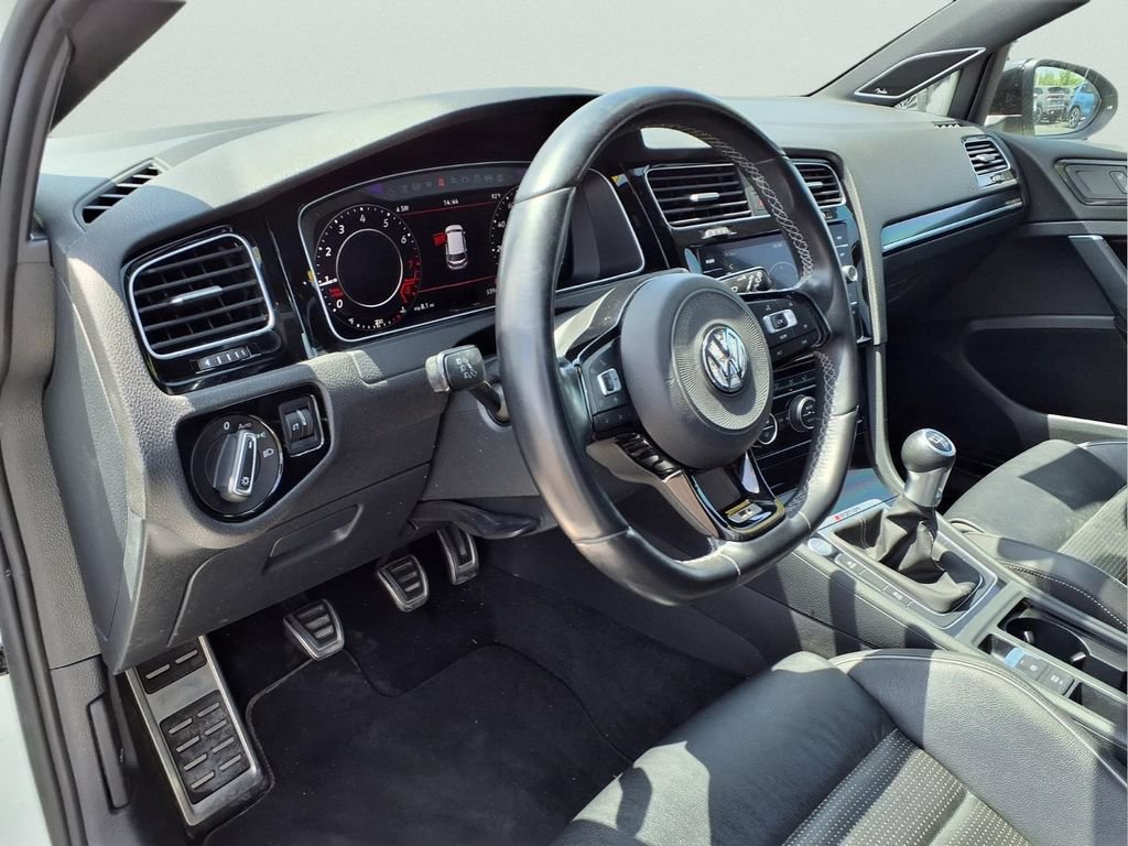 Used 2019 Volkswagen Golf R 4-Door AWD/4WD image 9