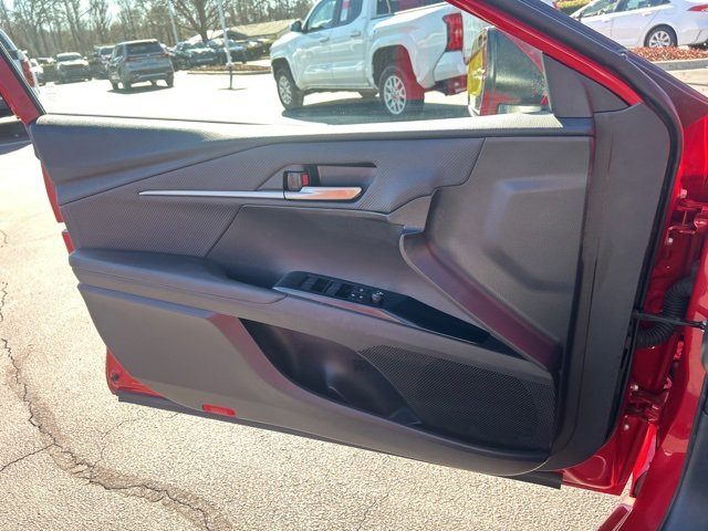 Used 2025 Toyota Camry SE image 27