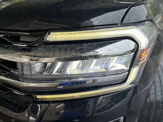 Used 2023 Ford Expedition Limited AWD/4WD image 9