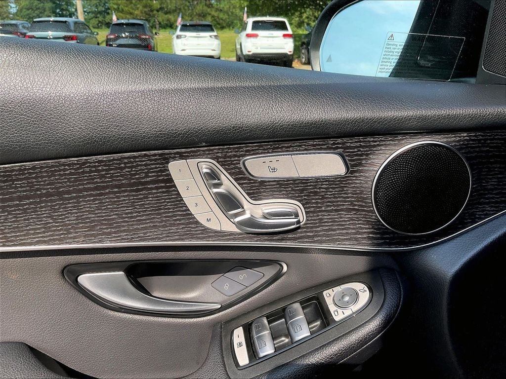 Used 2021 Mercedes-Benz GLC 300 4MATIC image 27