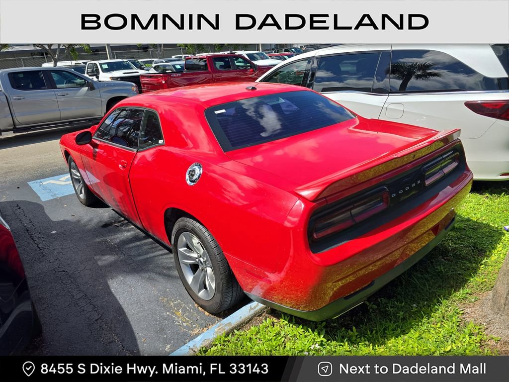 Used 2020 Dodge Challenger SXT image 4