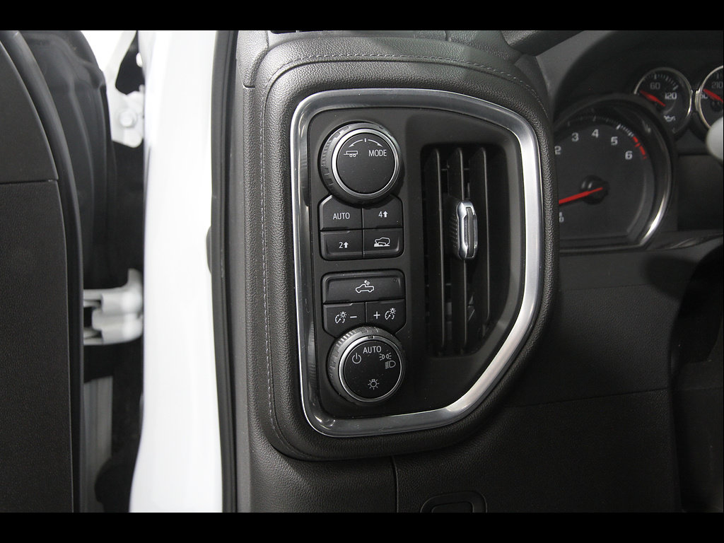 Used 2022 Chevrolet Silverado 1500 LT AWD/4WD image 6