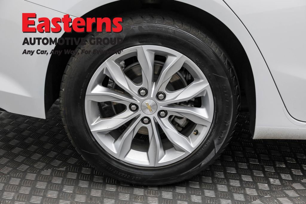 Used 2023 Chevrolet Malibu LT image 30