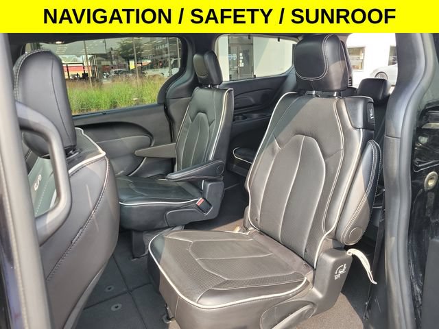 Used 2025 Chrysler Pacifica Limited FWD image 26